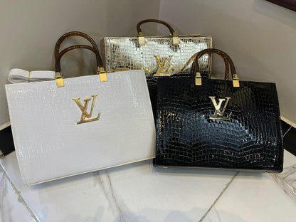 White Luxurious Tote Bag with Detachable Strap & Zipper Pocket