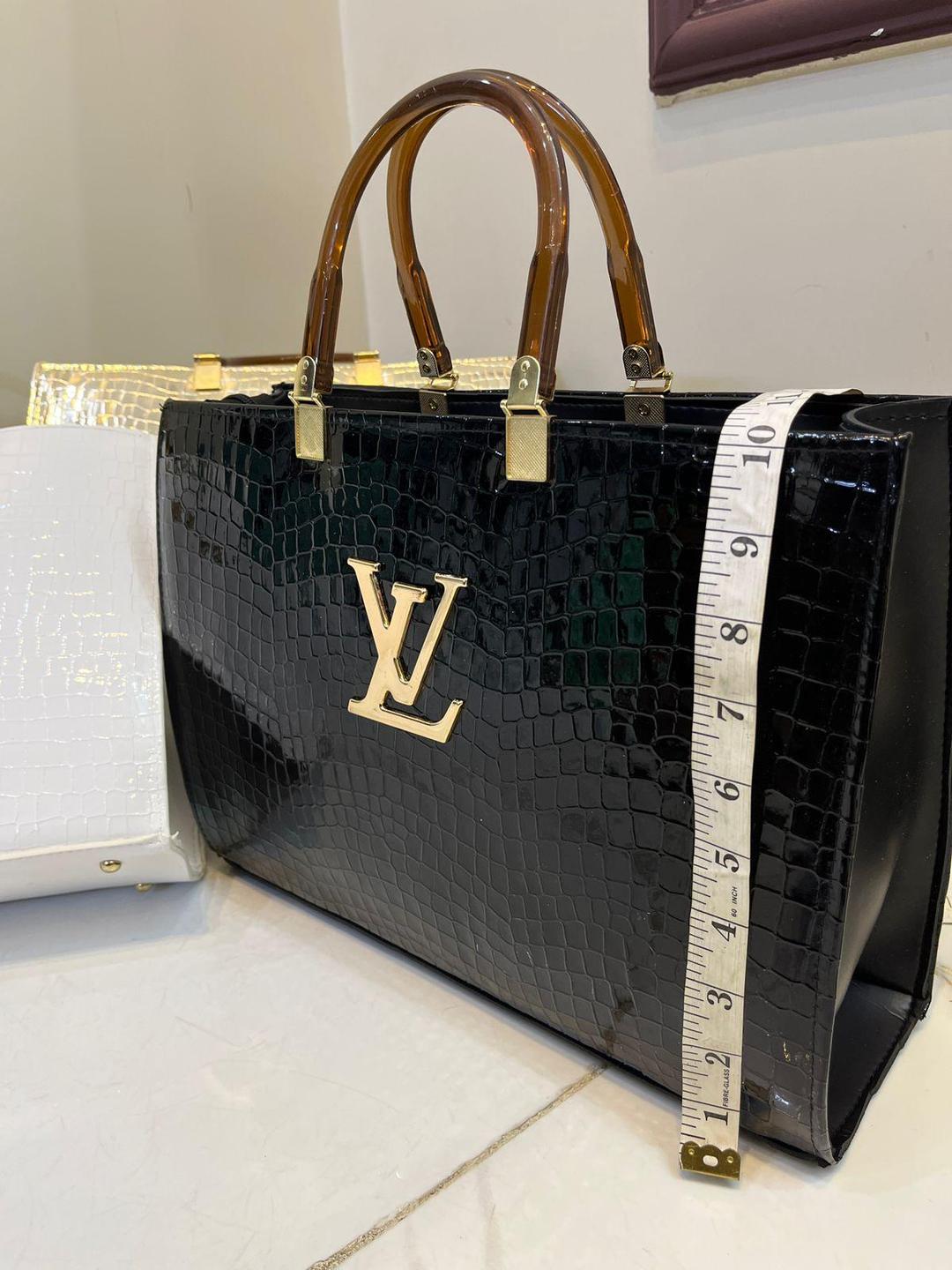 White Luxurious Tote Bag with Detachable Strap & Zipper Pocket