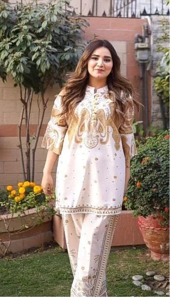 Pakistani Women's Cream Embroidered Kurta Pajama Set
