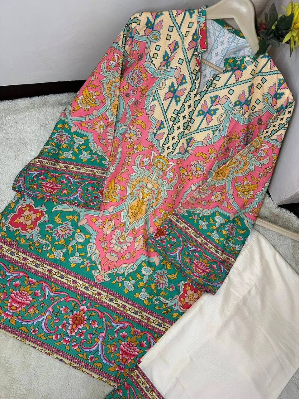 2 Pcs Women's Stitched Doria lawn Printed cord-set with farshi Farshi trouser