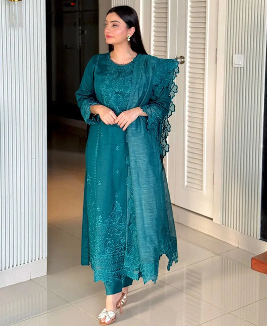 Stunning 3 Pcs Women's Stitched Embroidered Suit
