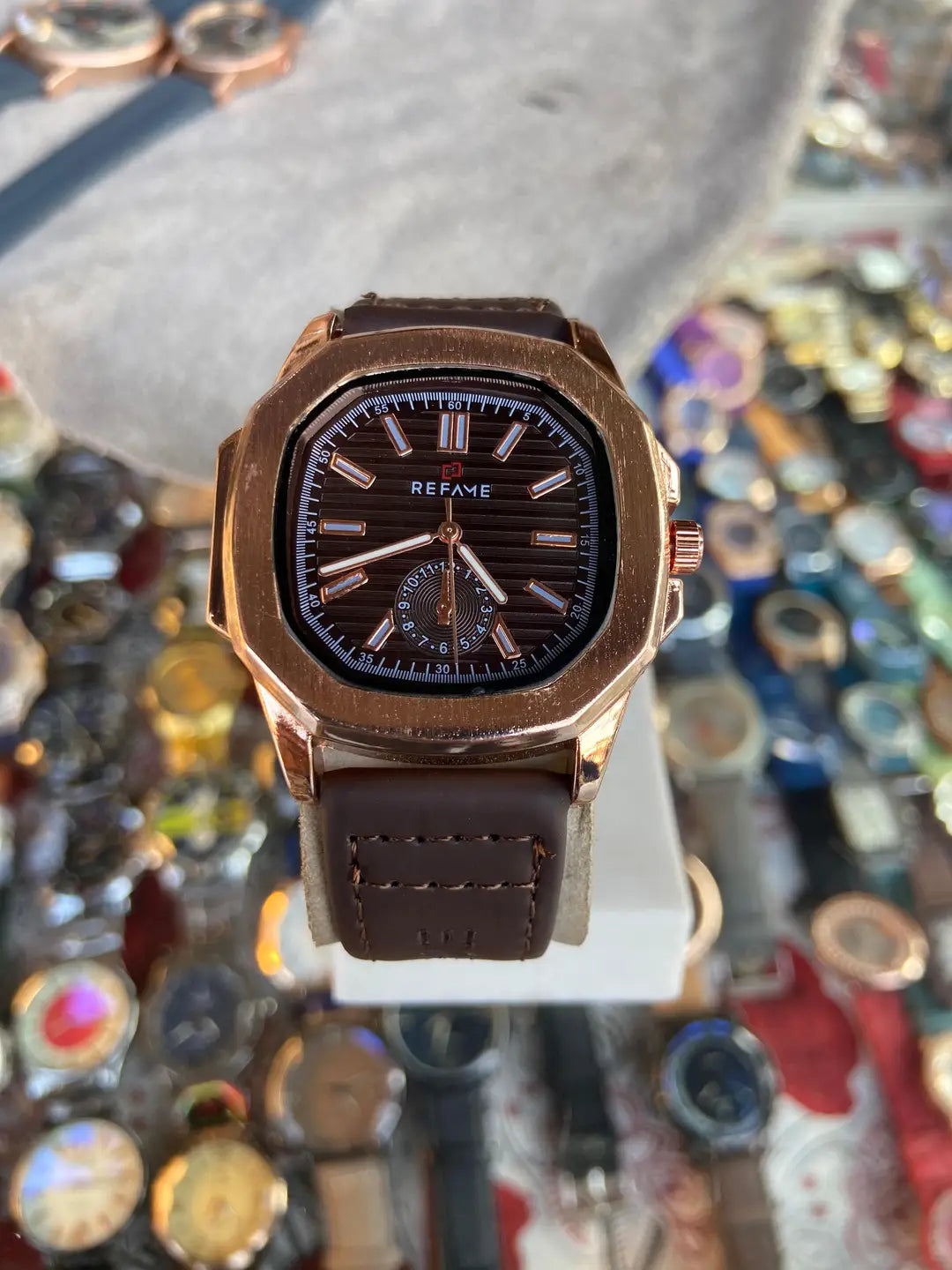 Men's Skin Friendly Strap Watch